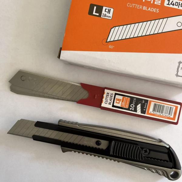 Quality Replacement Frequency Varies Depending On Usage 18mm Blade Cutters Silver wholesale