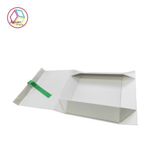Foldable White Box Green Logo Apparel Packaging Boxes With Ribbon