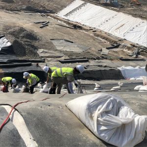 GB/ASTM GRI-GM13 Standard Black / Green / White / Blue Pond Liner HDPE