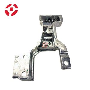 Support bracket Lower radiator support tie bar bracket OE LR143161 for Land