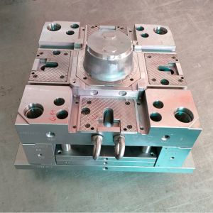 China OEM ODM S136 Plastic Injection Mold With 10000000 Shots Life Time on sale