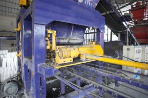 PLC Control QT12-15 2000Pcs/H Concrete Paver Block Machine Concrete Block Making Machine