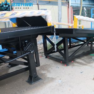 10T-10M Customized Black Segmented Portable Loading Docks Hydraulic Dock Ramp