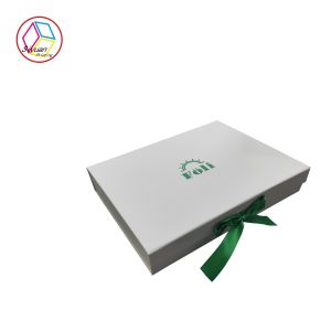 Foldable White Box Green Logo Apparel Packaging Boxes With Ribbon