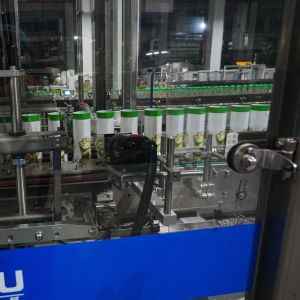 Automatic Sleeve Labeling Machine 9000-72000bph for Bottles Cans