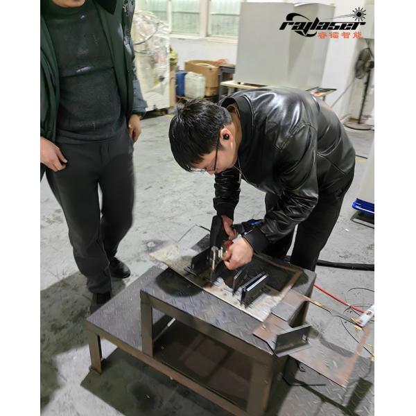 Quality Hot Selling Handheld 1000W 2000W 3000W 3 In 1 Laser Welding Machine Laser Cleaning Machine Rust Removal 3 In 1 wholesale