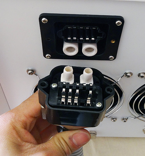 Portable Q Switched Nd Yag Laser Pigment Removal Machine For Clinic And Hospital