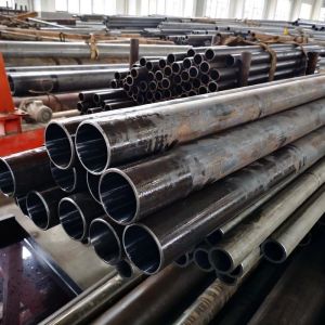 Black Carbon Seamless Steel Pipes ASTM A106/A53/A192 Gr. B A106b for Petroleum