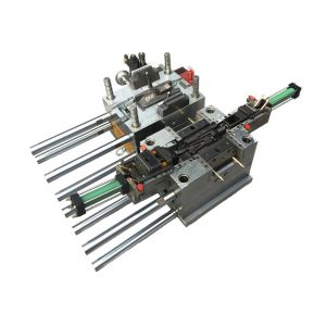 Professional SKD61 S136 Peek Molding Plastic Injection Moulds