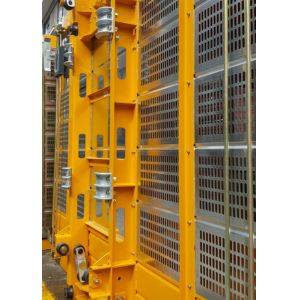 2 Ton Construction Material Hoist Rack Pinion With Variable Frequency Control