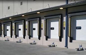 Fireproof Loading Dock Shelters Polyester Fabric Automatic With Remote