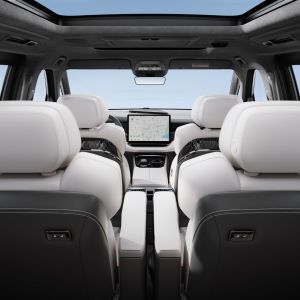 Zeekr 009 Pure Electric Luxury MPV redefining yourexpectations of MPVS 140kwh