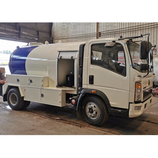 Quality Sinotruk HOWO 4x2 116hp RHD 5000L LPG Gas Tanker Truck wholesale