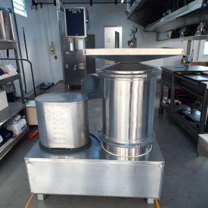 Chicken Automatic Egg Breaker & Yolk Separator Machine 2kw