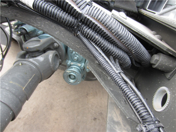 Yellow Sinotruk Howo 6x4 Tractor Truck With WD615 Engine And HW76 Cab