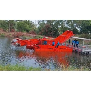 Water Plant Harvesting Boat For Lake River No-load Draught 0.55m Walking Style
