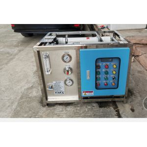 Cheap IP54 Electric Control Protection Small Horizontal Domestic Seawater Desalinator With 1.8kw Applied Power for sale