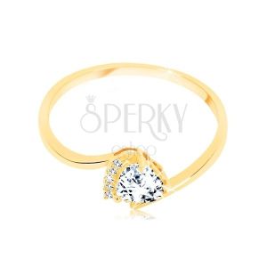 9K Gold Ring, Heart Cut Zircon In Clear Colour Gripped Between Bent Ends Of