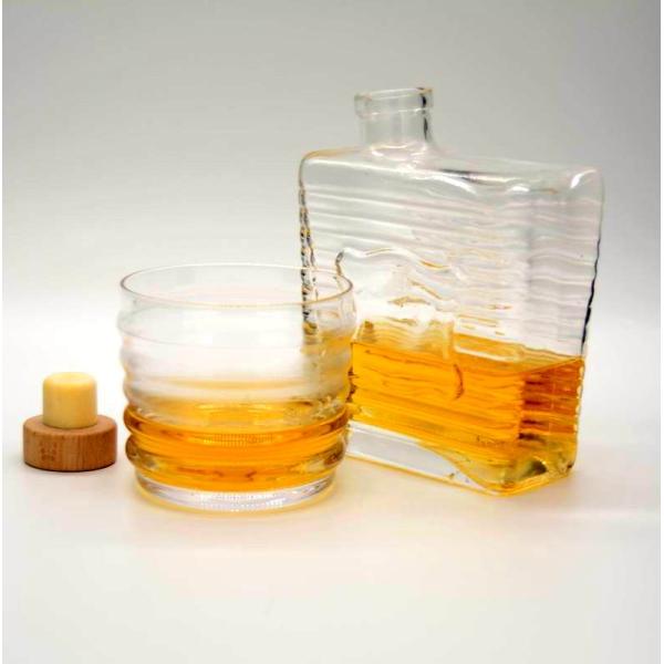 Anti Skidding Handmade Whiskey Glass With Wave Pattern