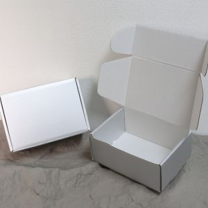 Rectangular Vibrant Corrugated Gift Boxes Logo Printing Corrugated Mailer Box