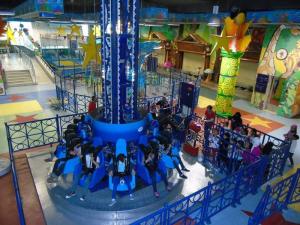 China 10 12M Twist Drop Tower Amusement Ride Blue Color With Led And Music Function on sale