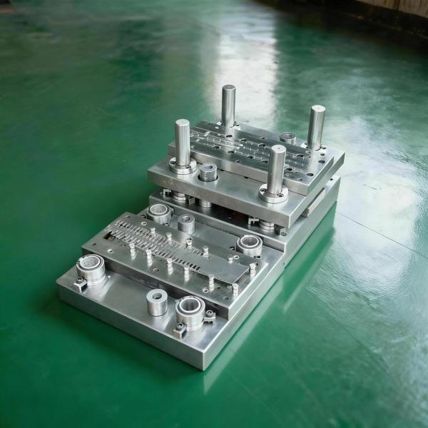 Customizable Plastic Injection Mold with ISO9001 Certification and 20-35 Days