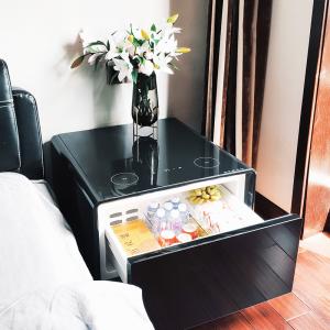 Wireless Charging Home Coffee Table 65L Model with Fridge and Portable Smart