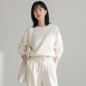 Off White Polyester Sweatshirt Fabric Lightweight Casual Wear Fabrics 76GSM