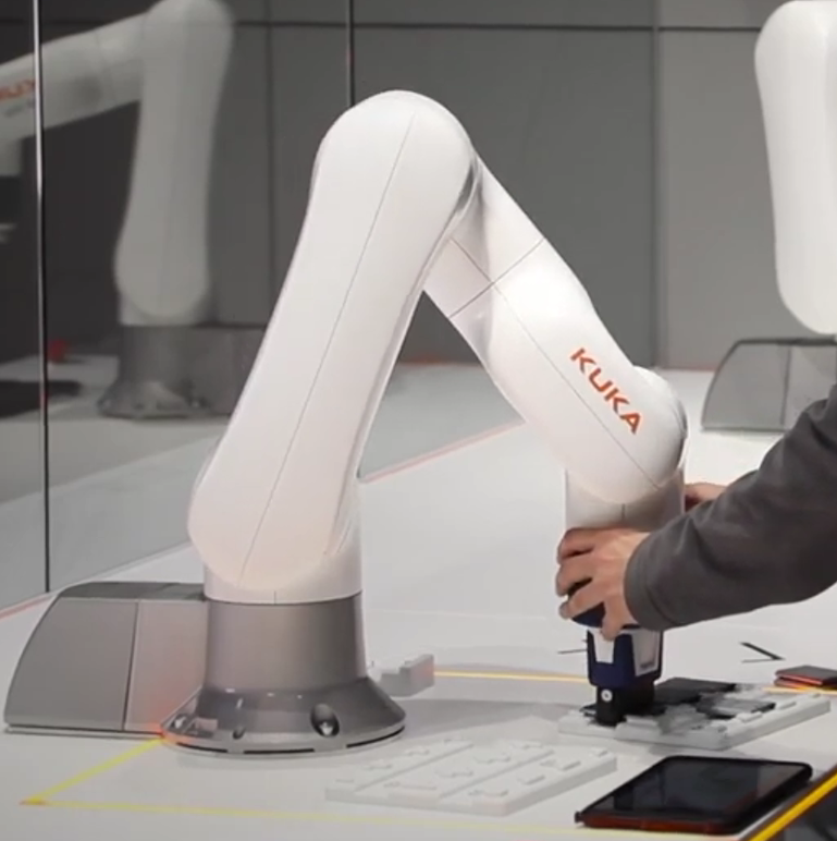 KUKA LBR Iisy Series Payload 15kg Automated Robotic Arm Machine Loading