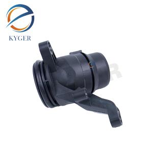 Bottom Radiator Hose Connector LR013165 JDE9014 3.0L V6 Diesel Tube Connector