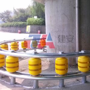 Save Volume Road Traffic Safe Guardrail Roller Barriers In Customized Design