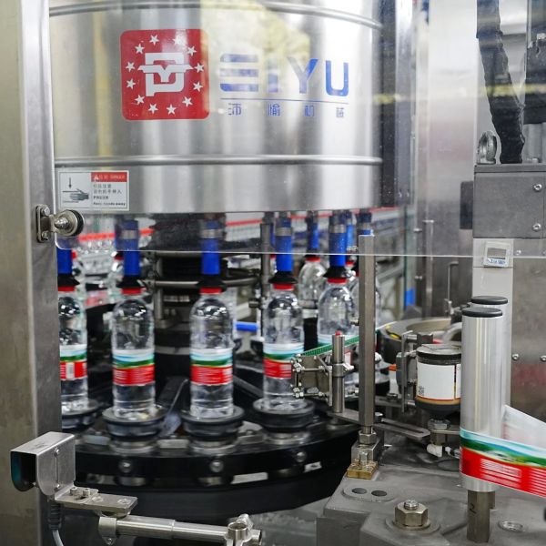 Hot Melt Glue Labeler Automatic Labeling Machine Applicable to Various Bottle