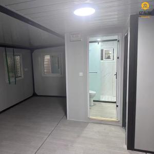 Prefab Steel Frame Expandable Container House with Sandwich Panels