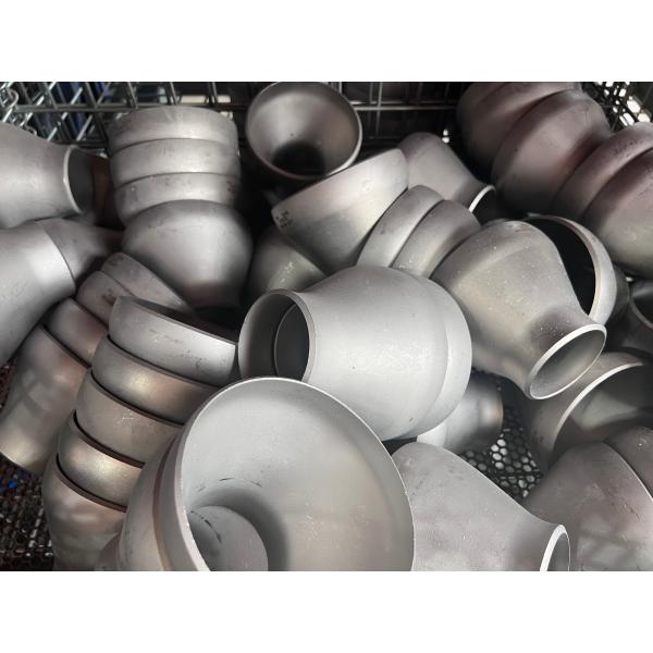 Sch5-SCH160 Stainless Steel Butt Welded Fittings Sand Rolled SS Concentric Reducer