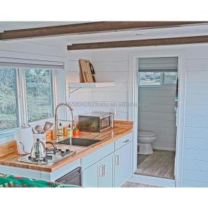 Magic House 2023 Top Design Outdoor Modular Prefabricated Shipping Container Bar