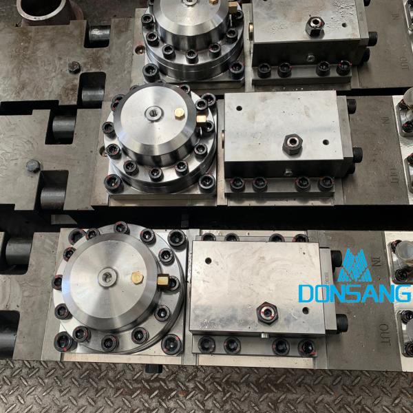 40Cr Hydraulic Breaker Control Valve HB20G Housing Relief Stop Valve