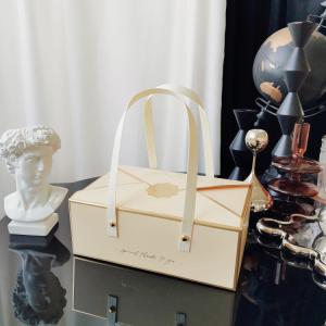 Drawstring Sealing Gift Package Custom Logo Paper Bag for Luxury Gifts