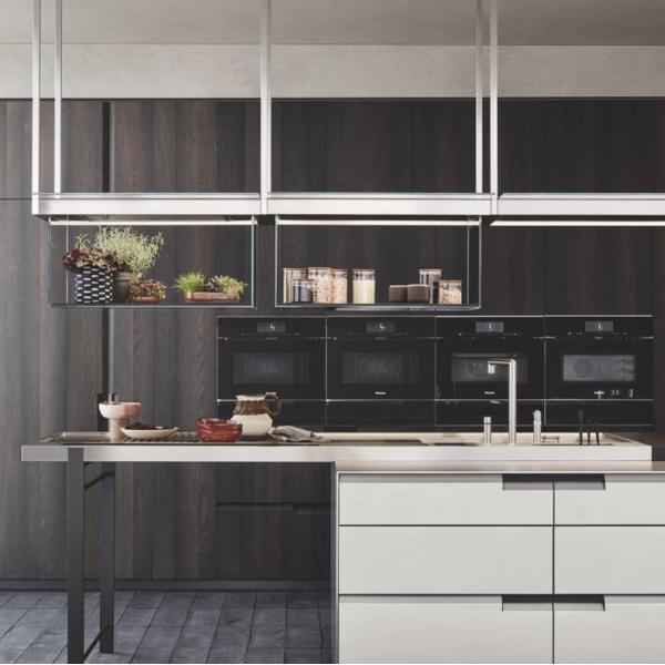 Customized Waterproof Luxury Smart Wood Lacquer Kitchen Cabinet by American