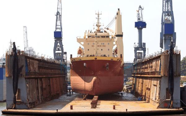 Quality 10 Tons Level Luffing Floating Dock Portal Cranes Customized wholesale