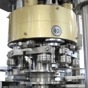 2000 - 9000BPH Aluminum Can Filling Machine For Carbonated Drinks And Beers