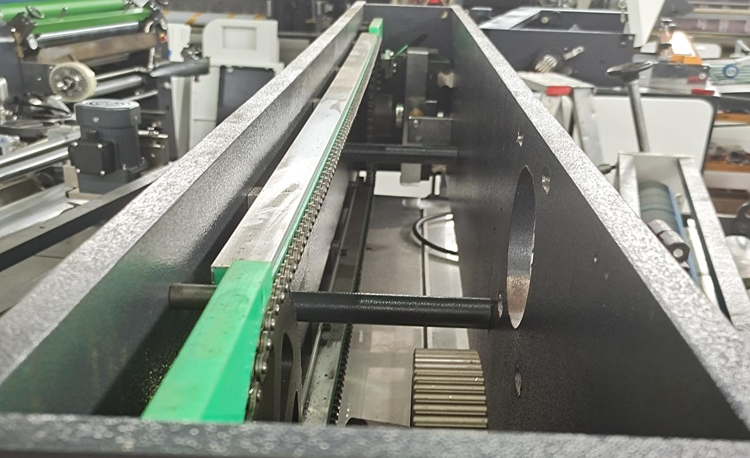 500g/㎡ Thickness Automatic Paper Lamination Machine 300*350mm With Disc Knife Cutter