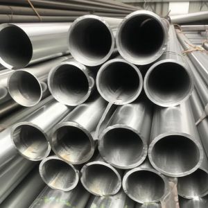 Cheap Round Section Shape Welded Steel Pipes with Oil Finish and Plain/Beveled/Threaded/Grooved Ends for sale