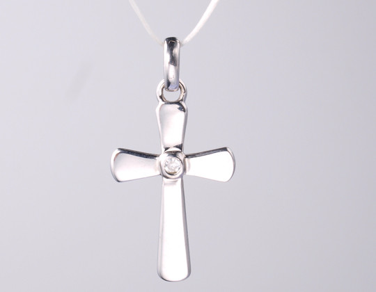 New Cross Collectioon 925 Sterling Silver Religious Pendant With Shimmering Cubic Zirconia Ice Crossd Out Pendant