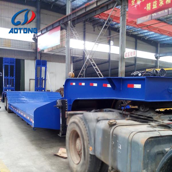 Truck Trailer 3 Axles/ 4 Axles 13000--16000mm Length 50 Ton Lowboy Trailer in Kenya