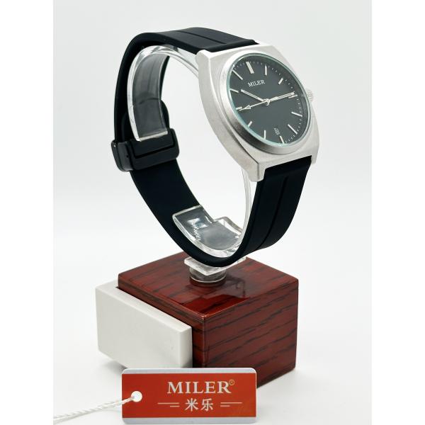 Wholesale Custom Logo Silicone Strap Watches With Buckle Clasp Water Resistant To 30 Meters