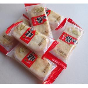 China Sweet Salty Senbei Rice Crackers Elliptic Japanese Sesame Crackers on sale