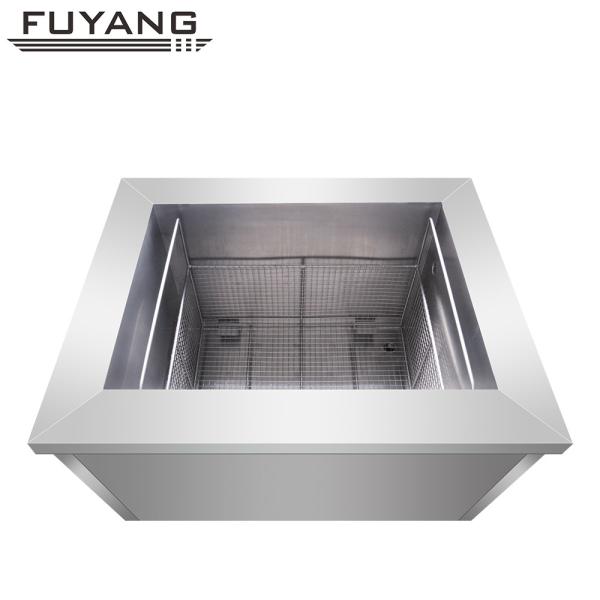 Quality Casters Large Industrial Ultrasonic Cleaner Stainless Steel Single Tank 560L wholesale
