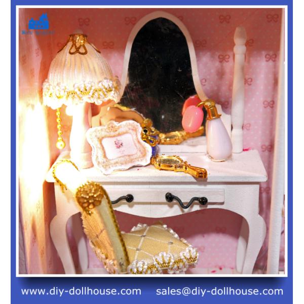 Fashion house model mini dollhouse puzzle little cottage B004