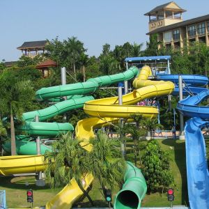 Commercial Grade Water Park Slide with Rainbow Racer Design and Spiral Slide for