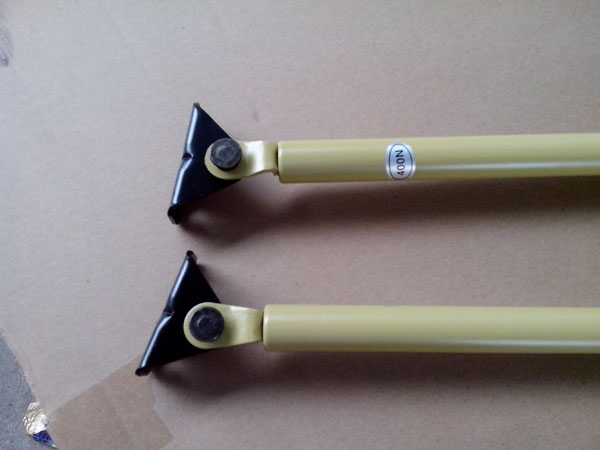 Compression Gas Springs With Safety Shroud